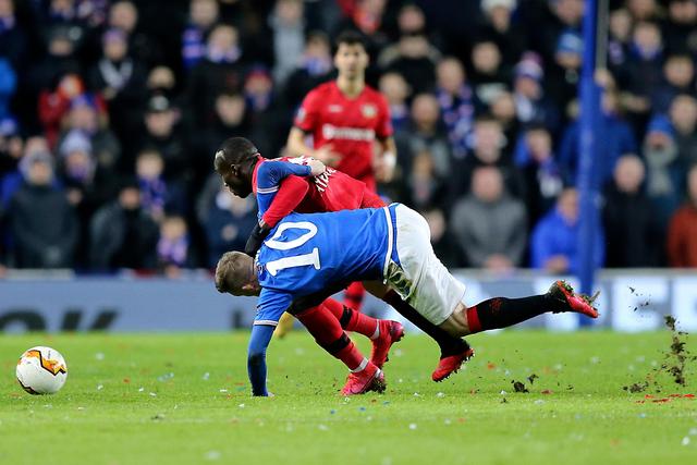 王哲林22+10上海险胜浙江 张帆20分北控胜广州