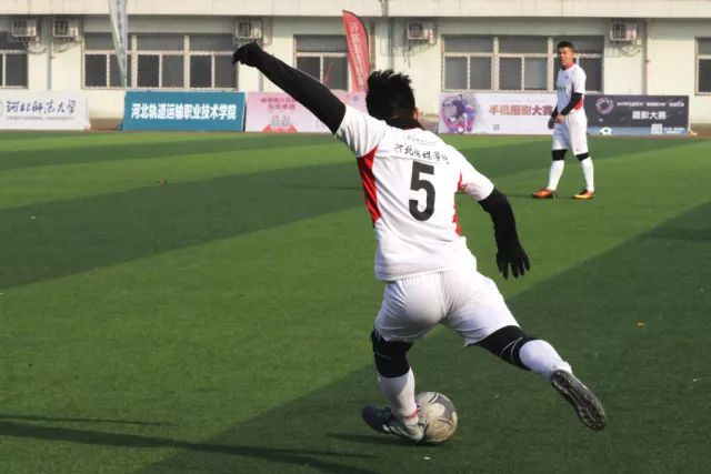 西多夫之子在昨日被丰塞卡征调 跟米兰一线队训练